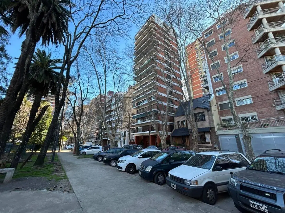 Departamento reciclado frente a la estacion de Belgrano R. VIsta abierta al verde. 5