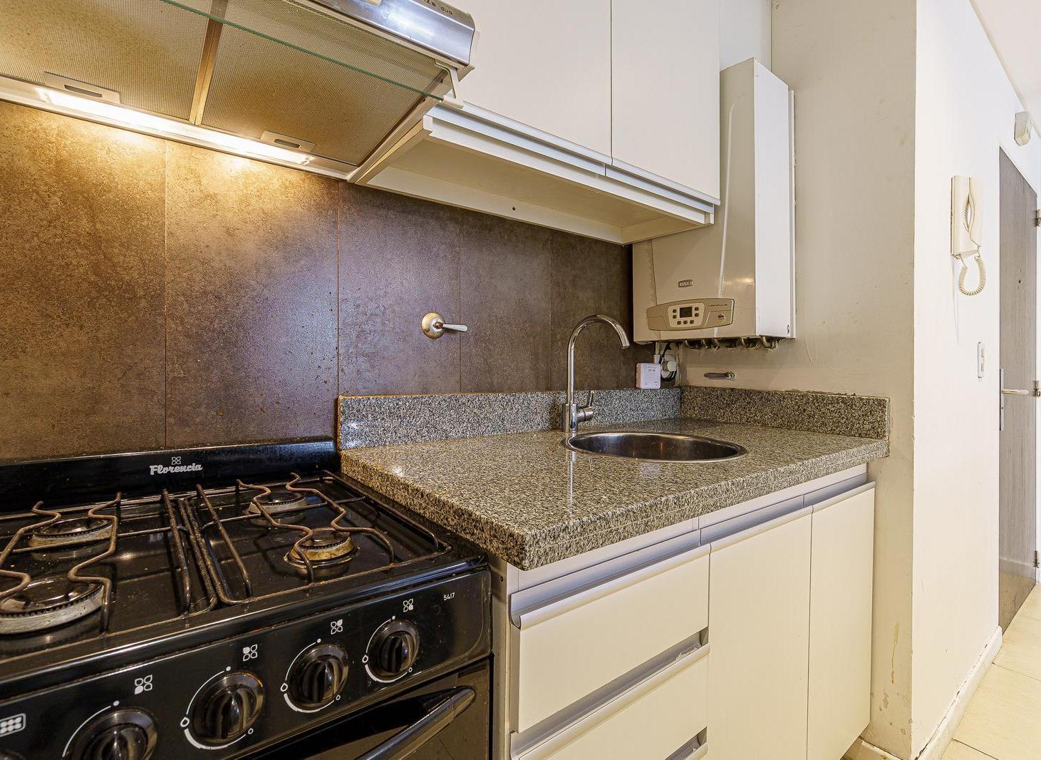 Departamento 2 ambientes Balcon toilette Cochera en Belgrano C en Venta