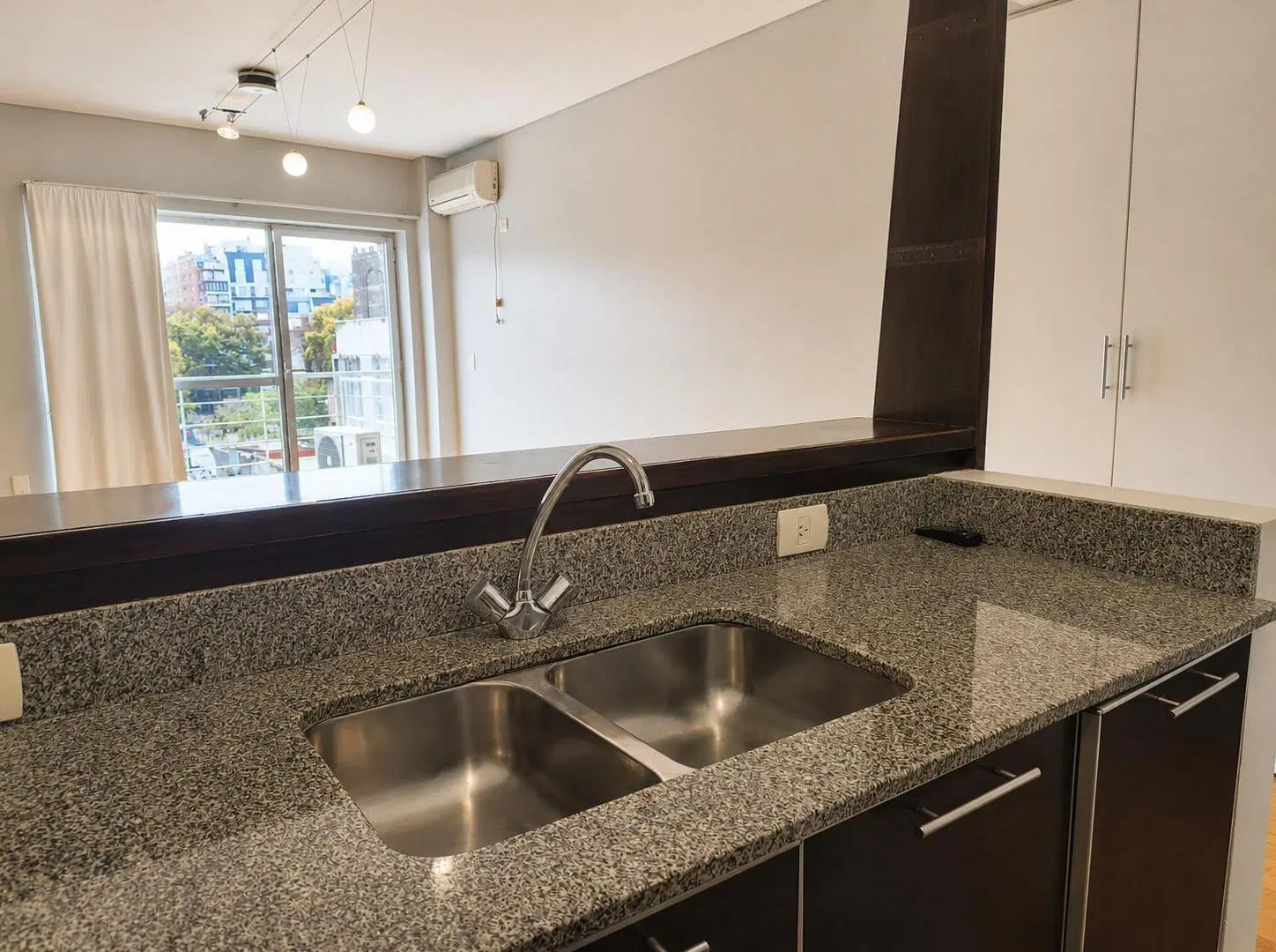 Departamento en alquiler Recoleta  1 ambiente con balcón  Apto Profesional con Piscina y Sum 4
