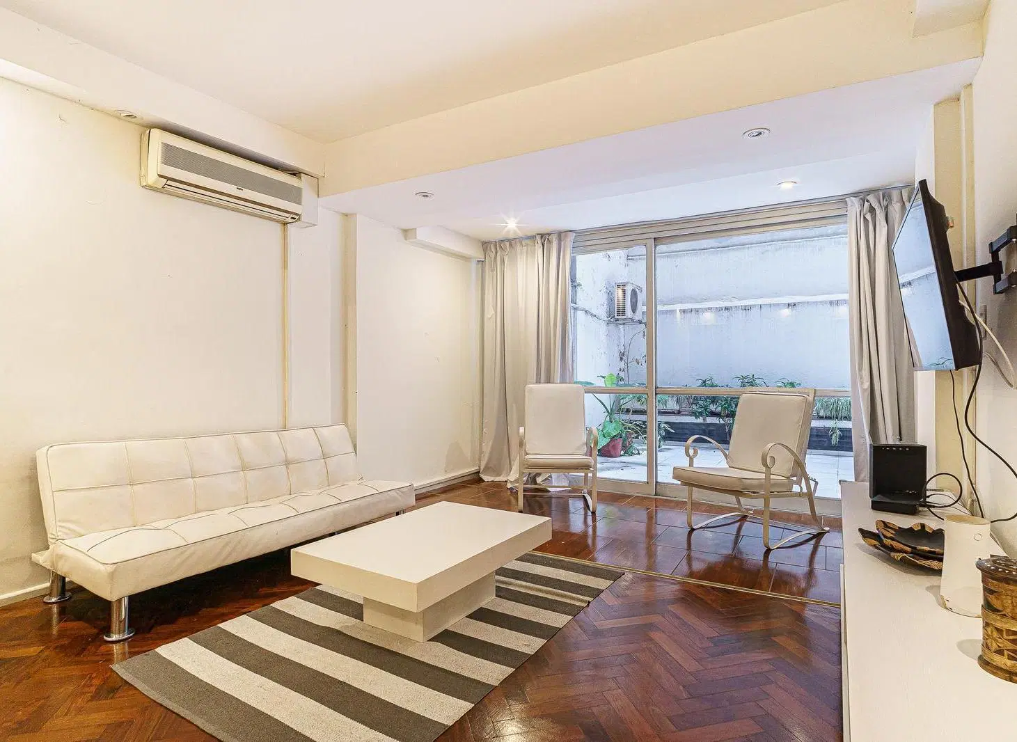 Venta Departamento 3 ambientes con patio, Recoleta. 3