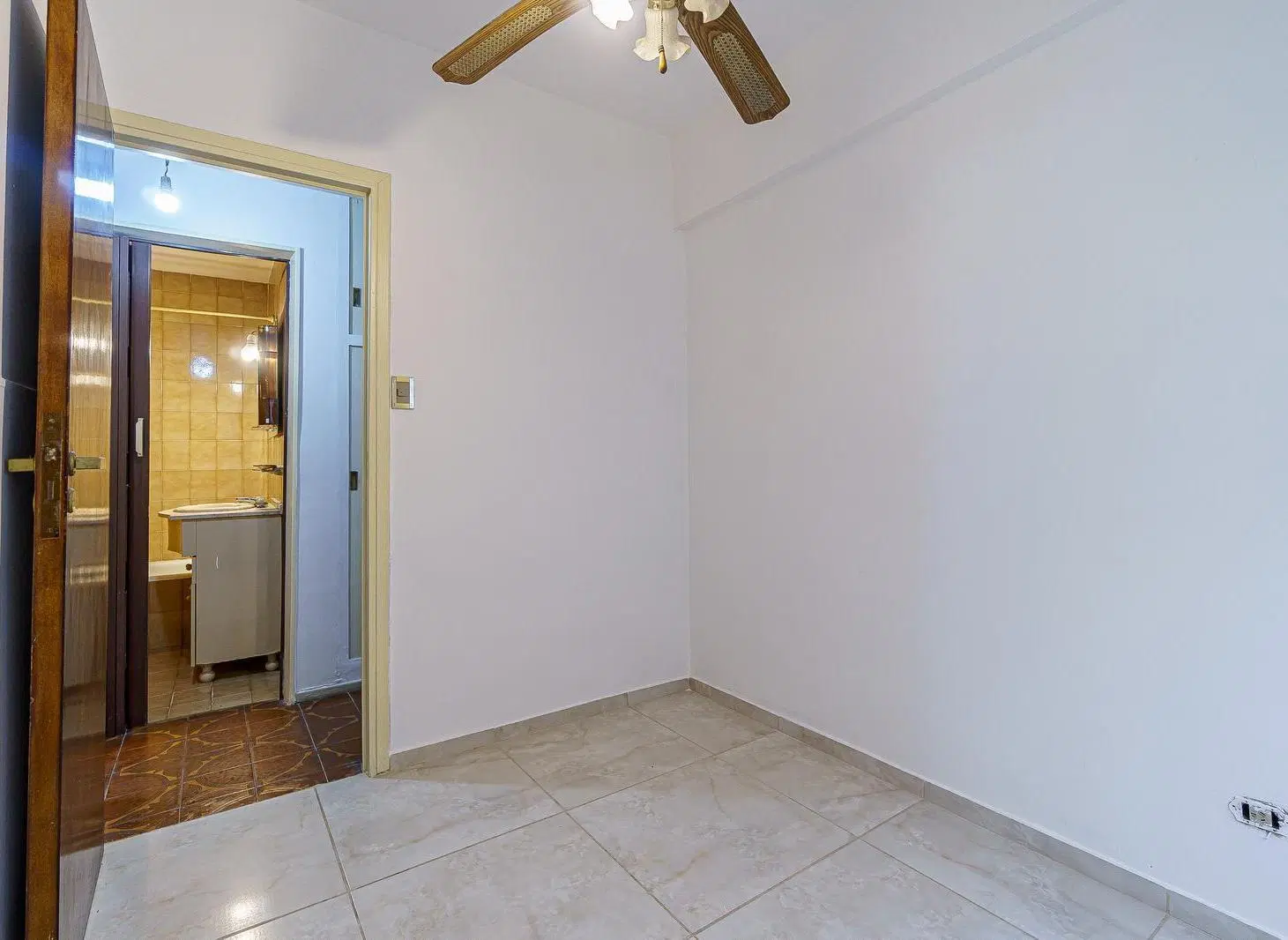 Departamento 3 amb con dependencia y balcon 2