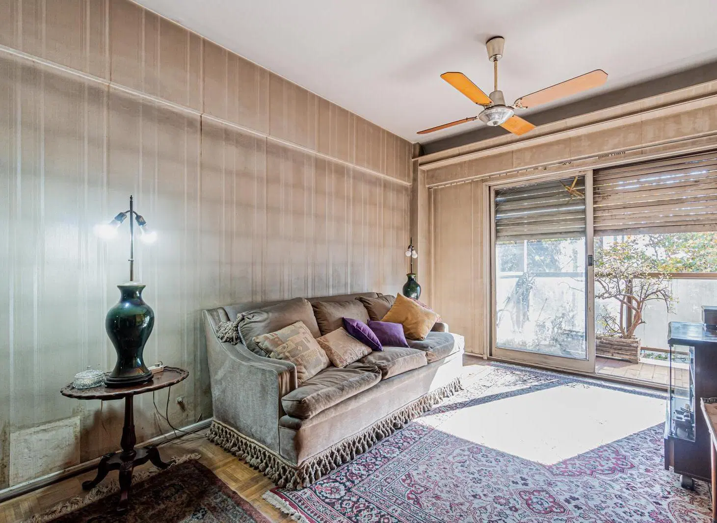Departamento 4 ambientes + dependencia -Venta en Balvanera 5