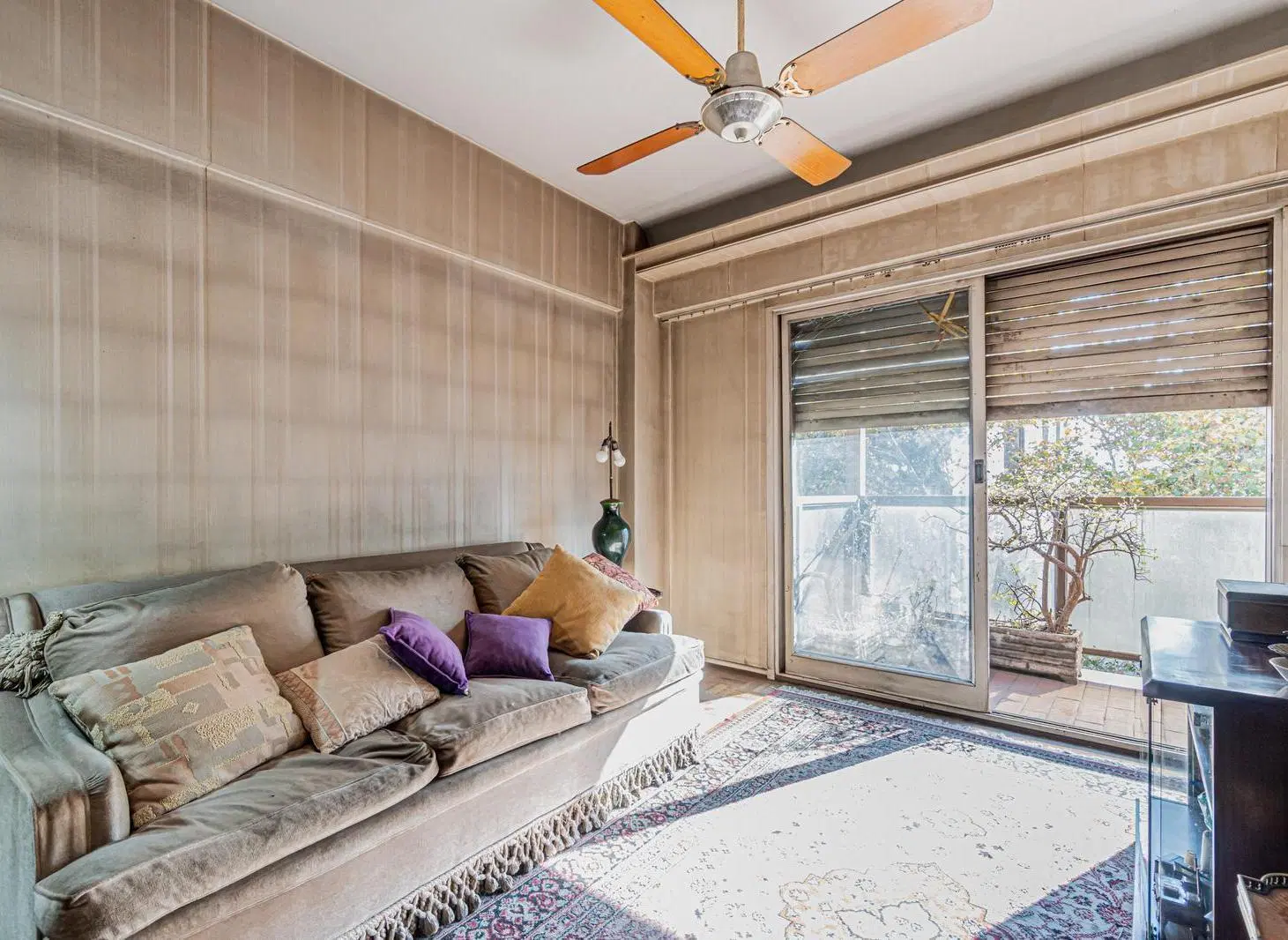 Departamento 4 ambientes + dependencia -Venta en Balvanera 1