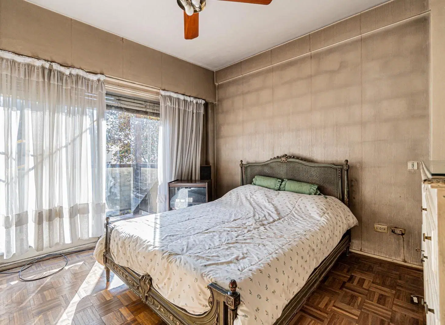 Departamento 4 ambientes + dependencia -Venta en Balvanera 2