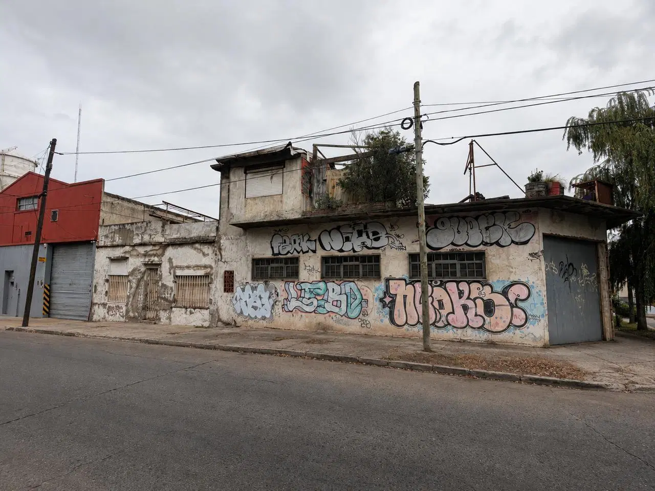 Galpón con casa a reciclar 1