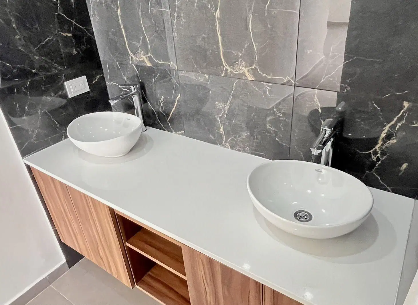 Casa en venta Santa Ana 4 dormitorios al agua, suite en planta baja 5