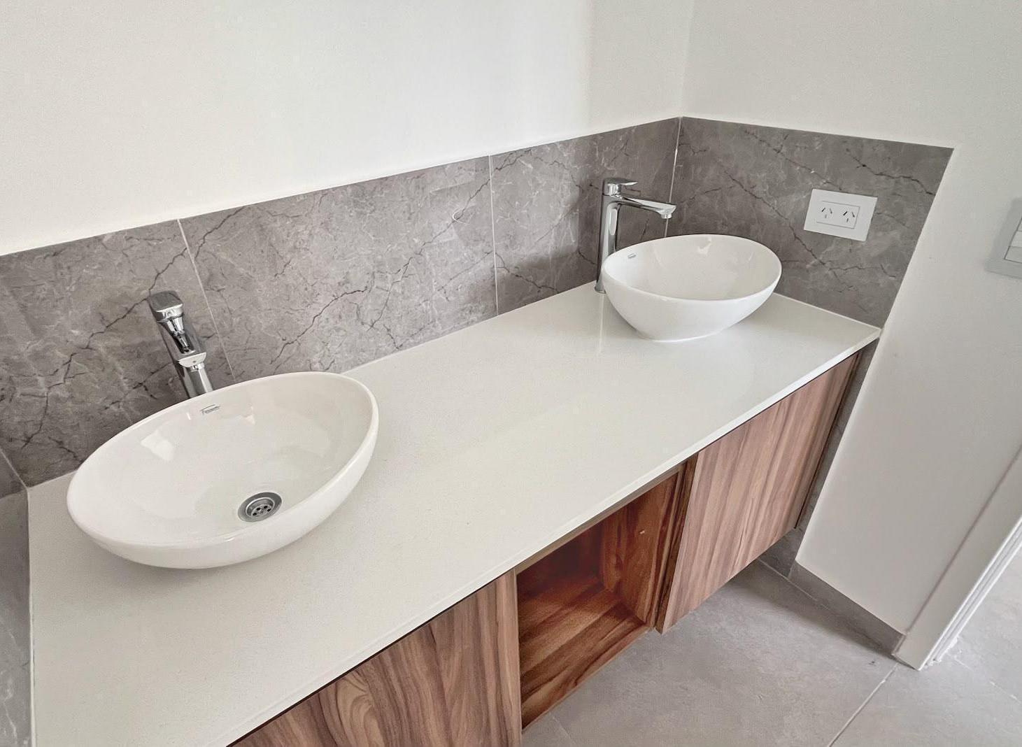 Casa en venta Santa Ana 4 dormitorios al agua, suite en planta baja