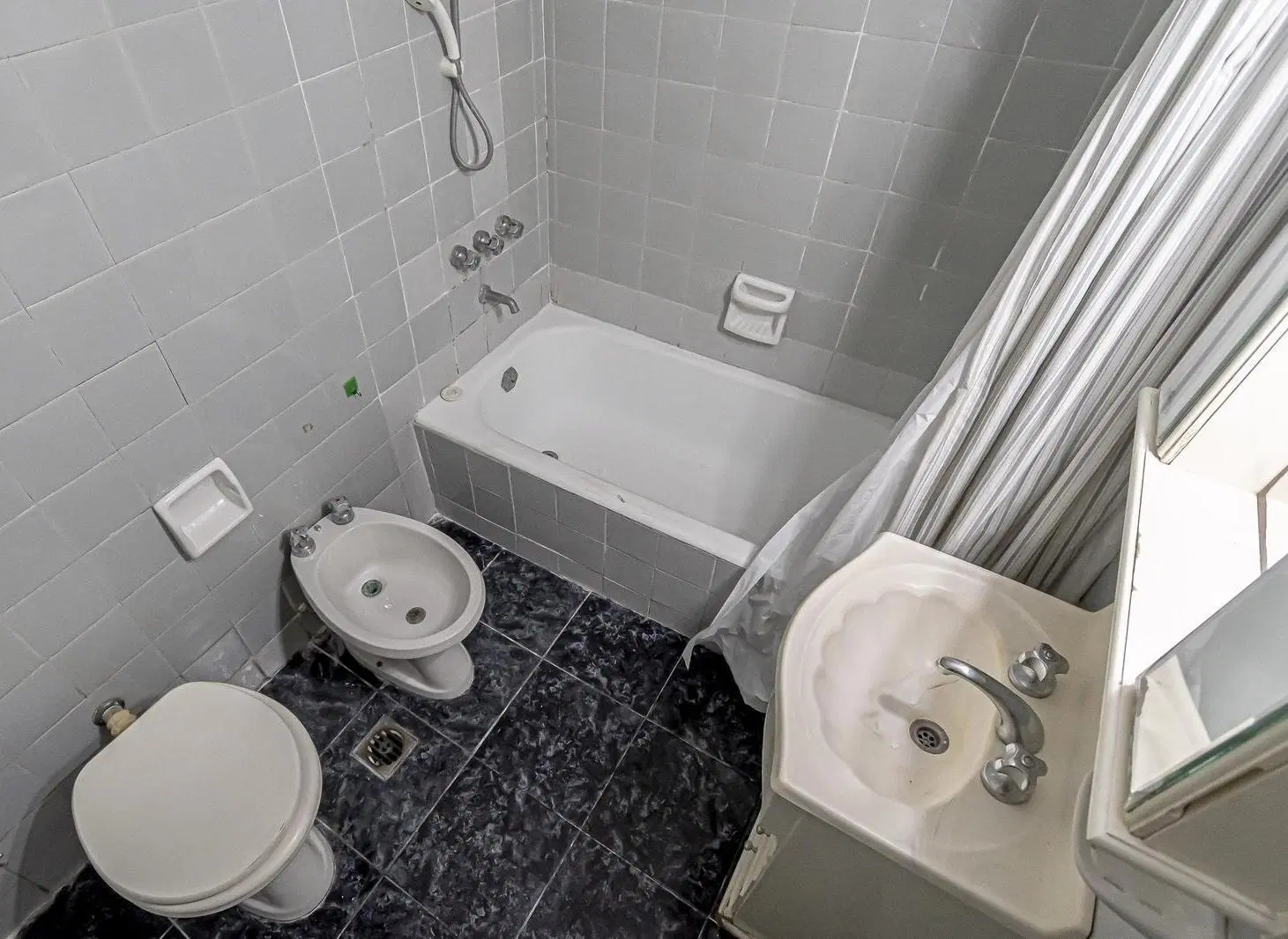 Departamento 3 ambientesen venta.  OPORTUNIDAD U$S 1370 el m2 3