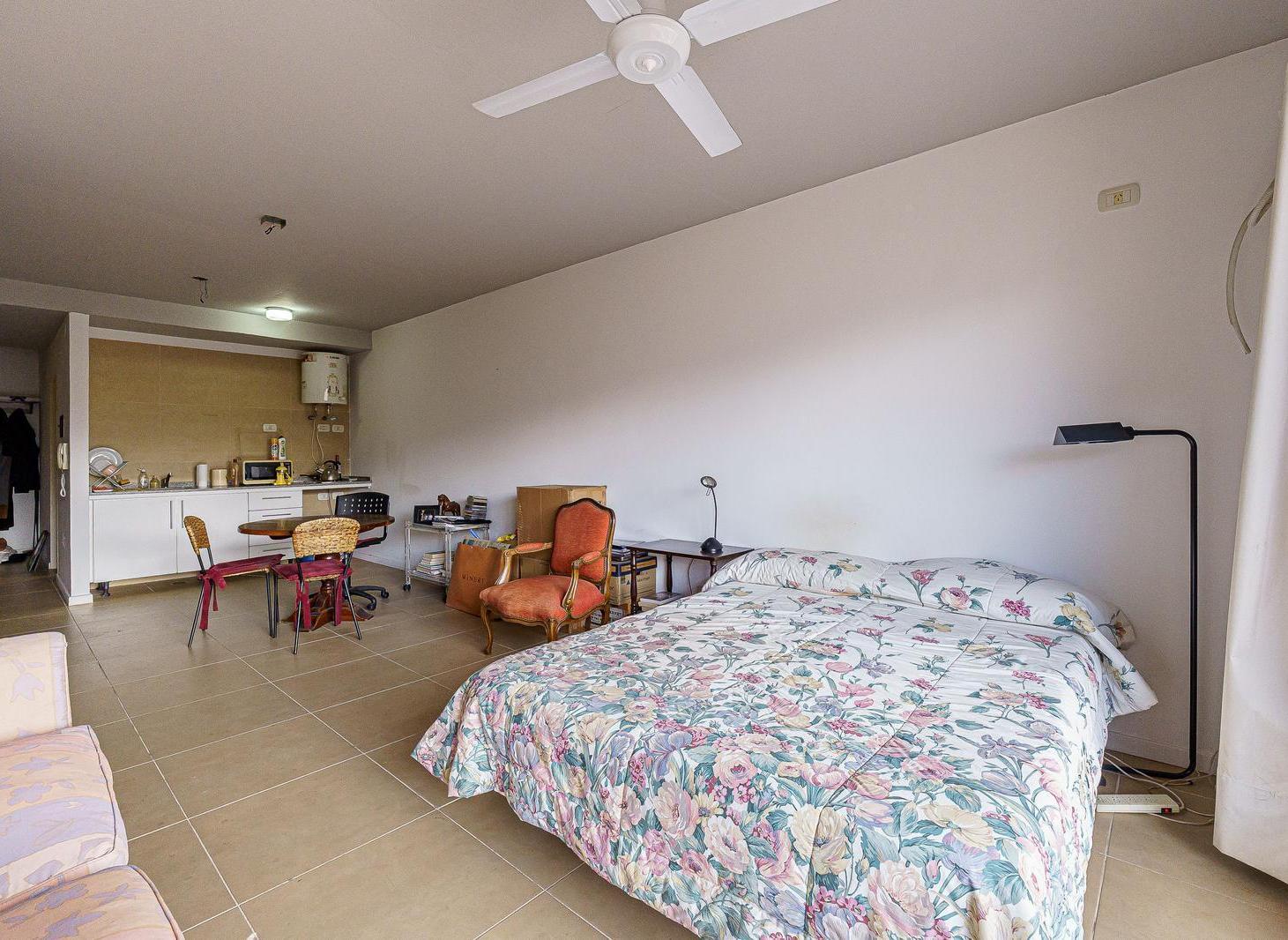 Departamento de un ambiente con cochera a la venta muy buen estado
