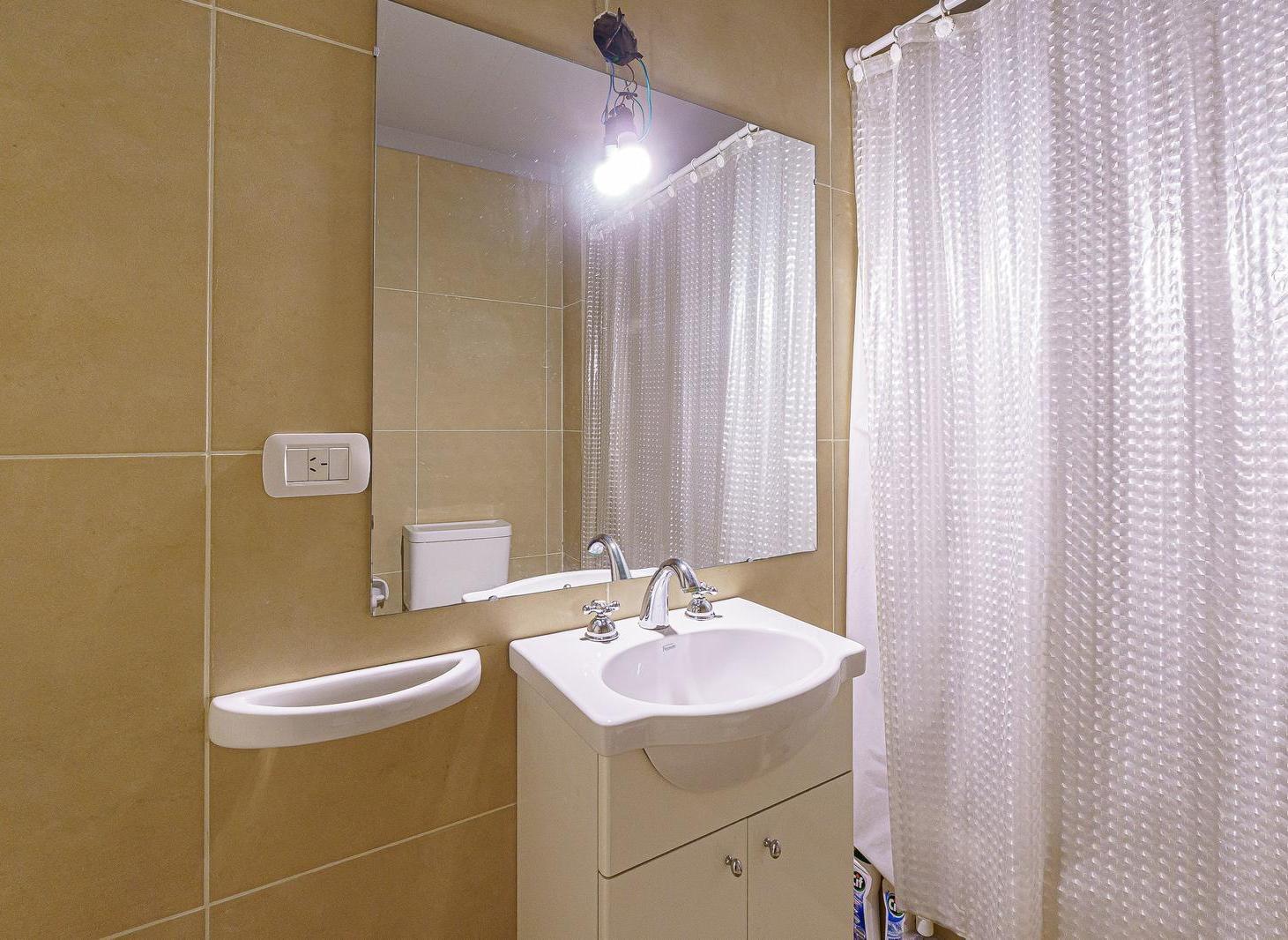 Departamento de un ambiente con cochera a la venta muy buen estado