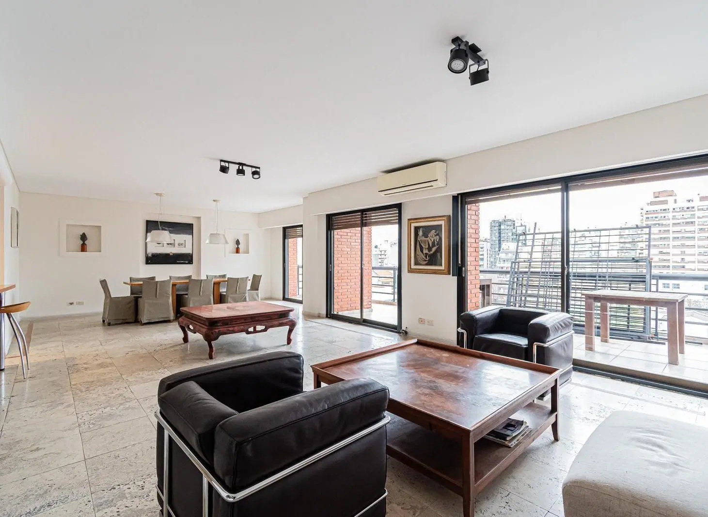 Triplex en venta. Terraza. Parrilla. Pileta. 2 cocheras 2