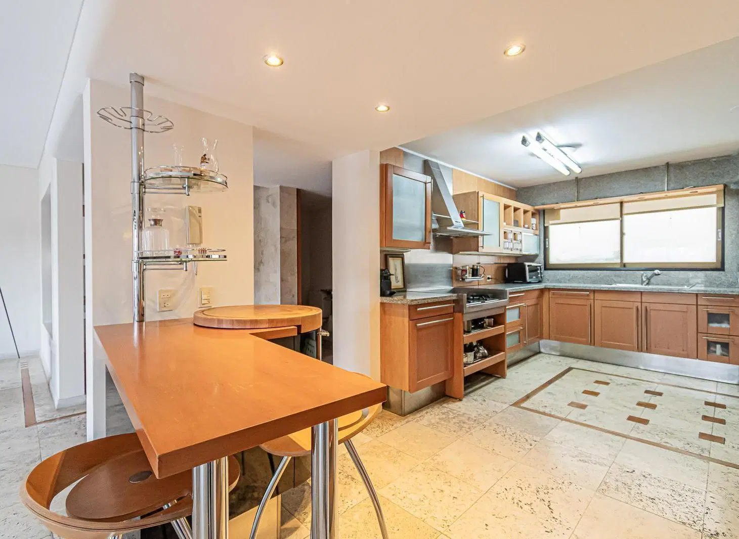 Triplex en venta. Terraza. Parrilla. Pileta. 2 cocheras 3