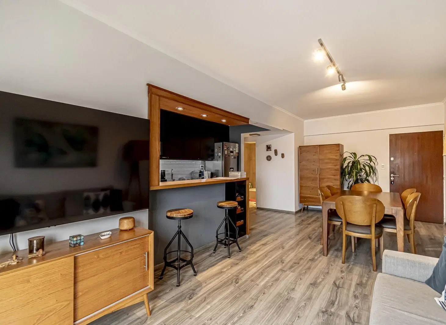 Departamento de 2 ambientes en venta, reciclado, con cochera fija en Belgrano. 3