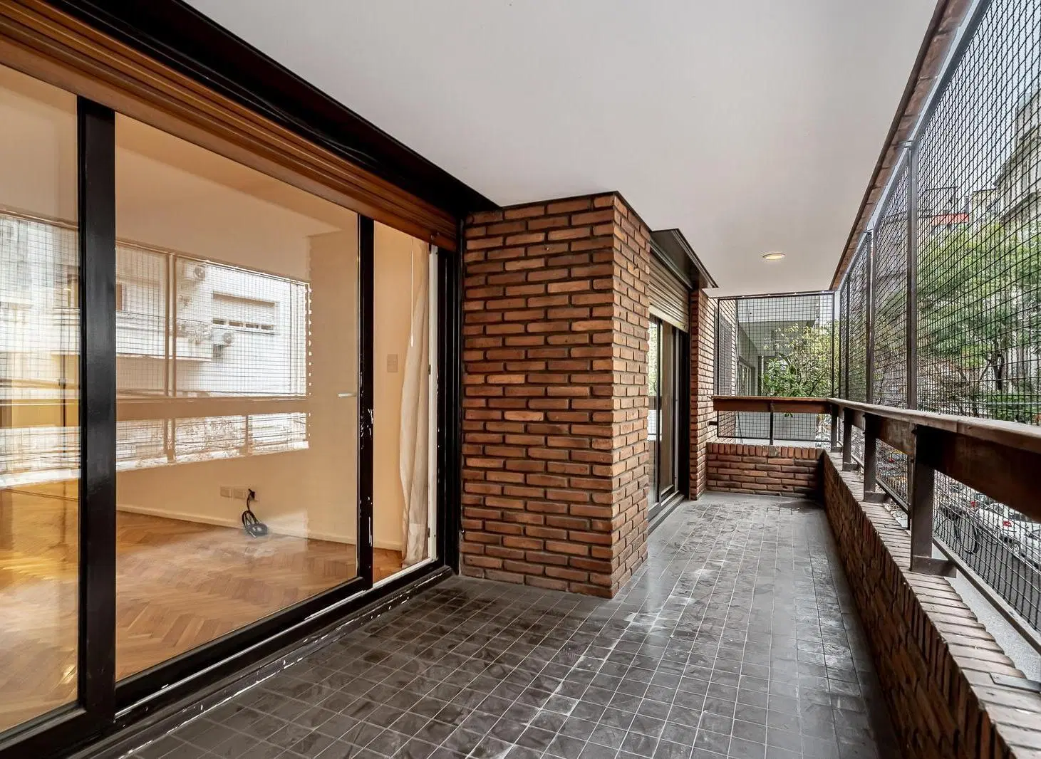 Impecable departamento con balcón terraza y excelente planta 4