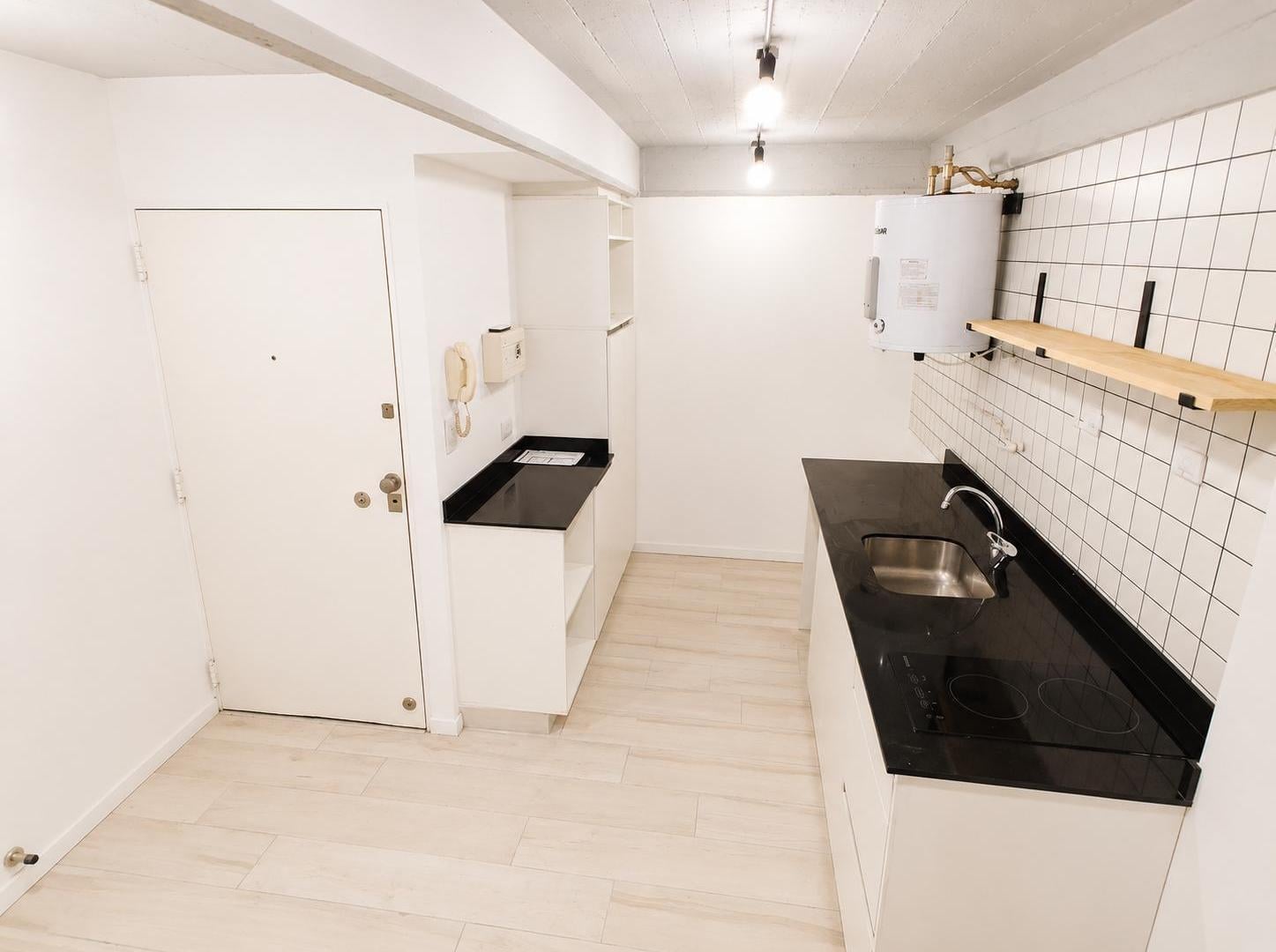 Departamento en Venta Monoambiente de 35 m2 Refaccionado con Cochera en Recoleta
