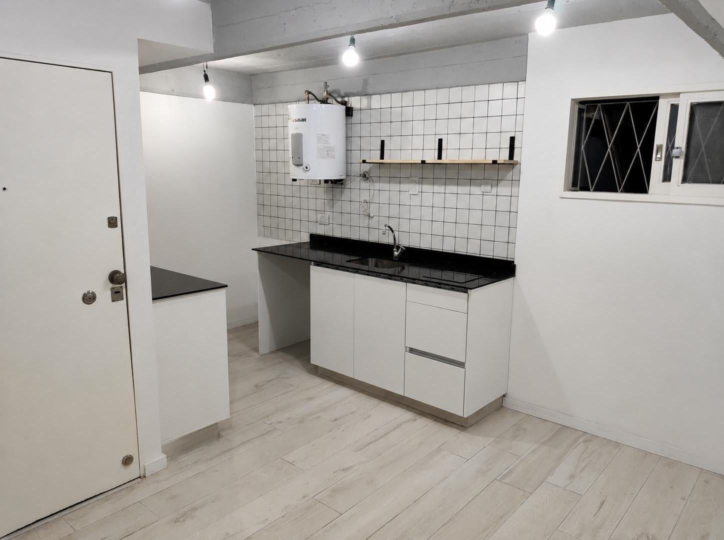 Departamento en Venta Monoambiente de 35 m2 Refaccionado con Cochera en Recoleta