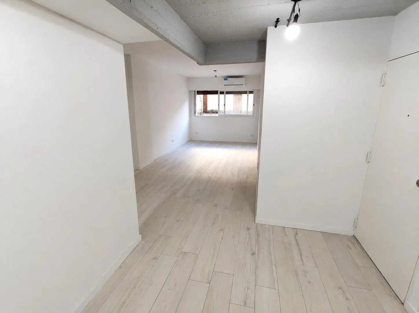 Departamento en Venta Monoambiente de 35 m2 Refaccionado con Cochera en Recoleta 2