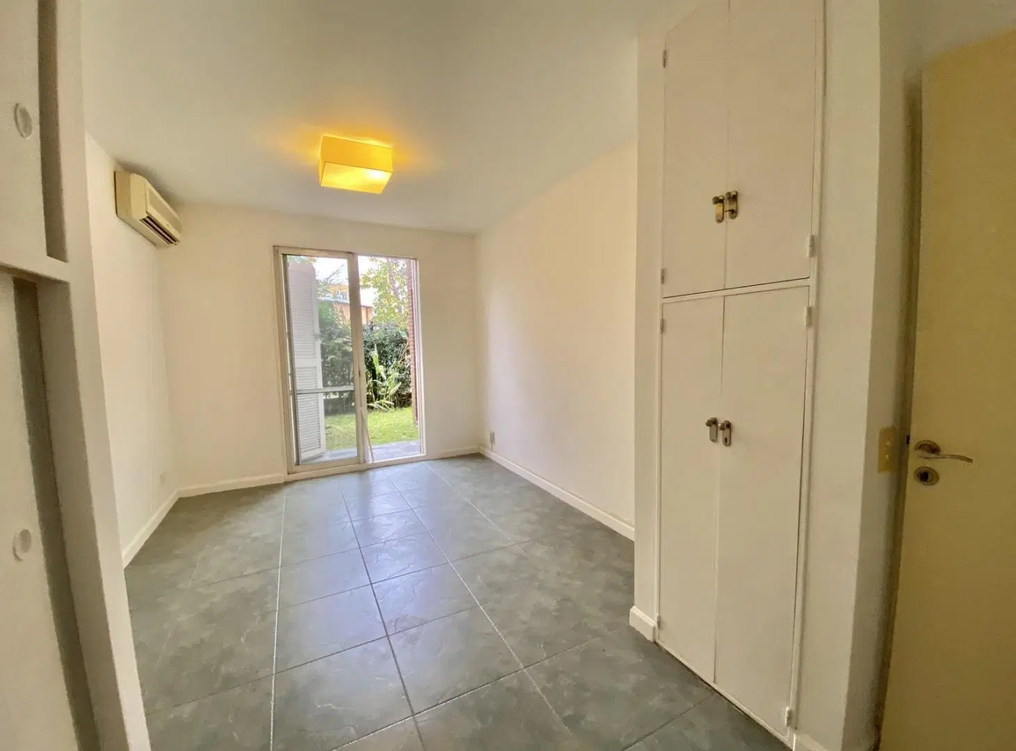 Departamento de 2 Ambientes en Alquiler, San Isidro, cochera, Jardin con Parrilla, Amenities 3
