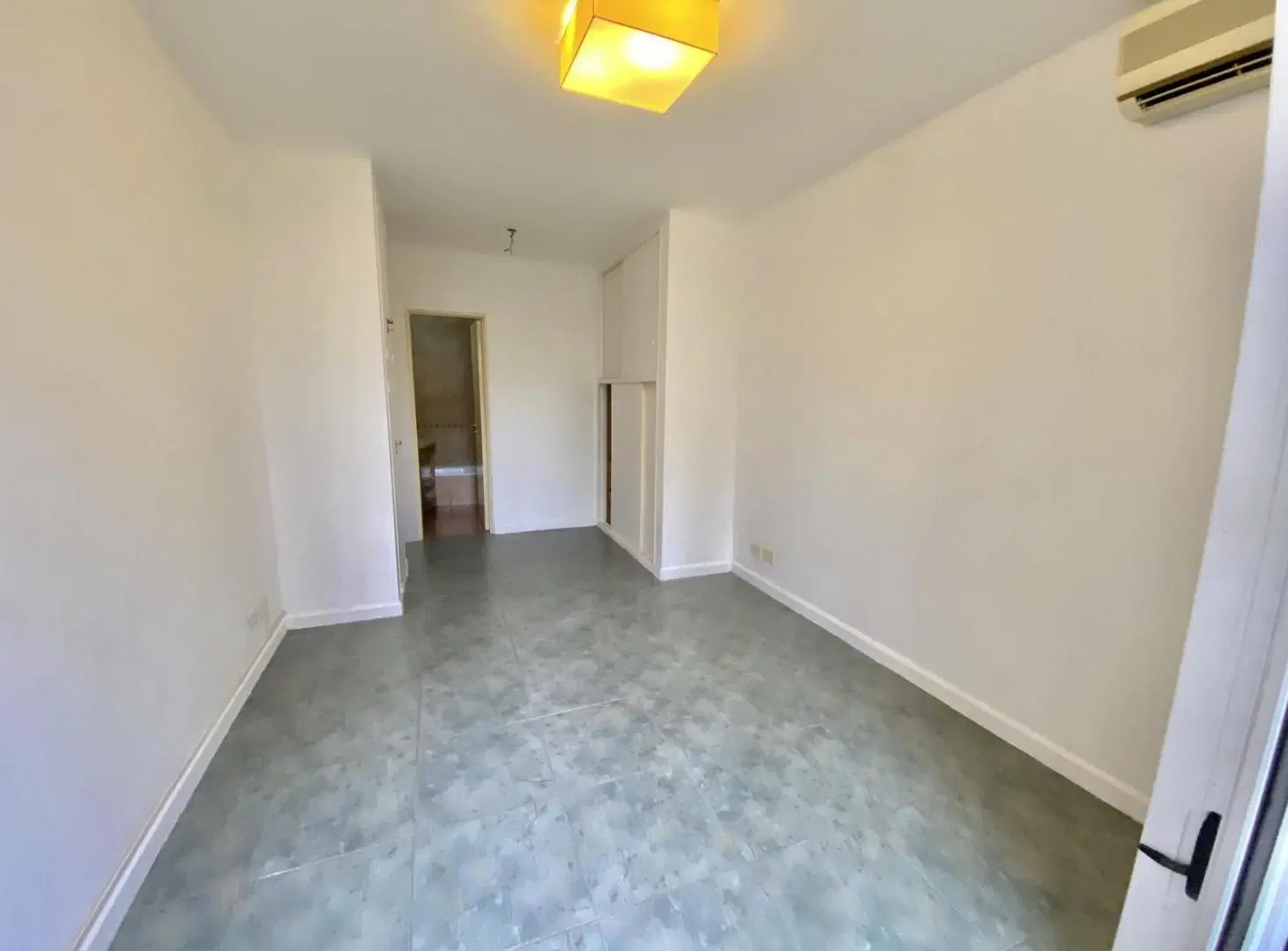 Departamento de 2 Ambientes en Alquiler, San Isidro, cochera, Jardin con Parrilla, Amenities 4