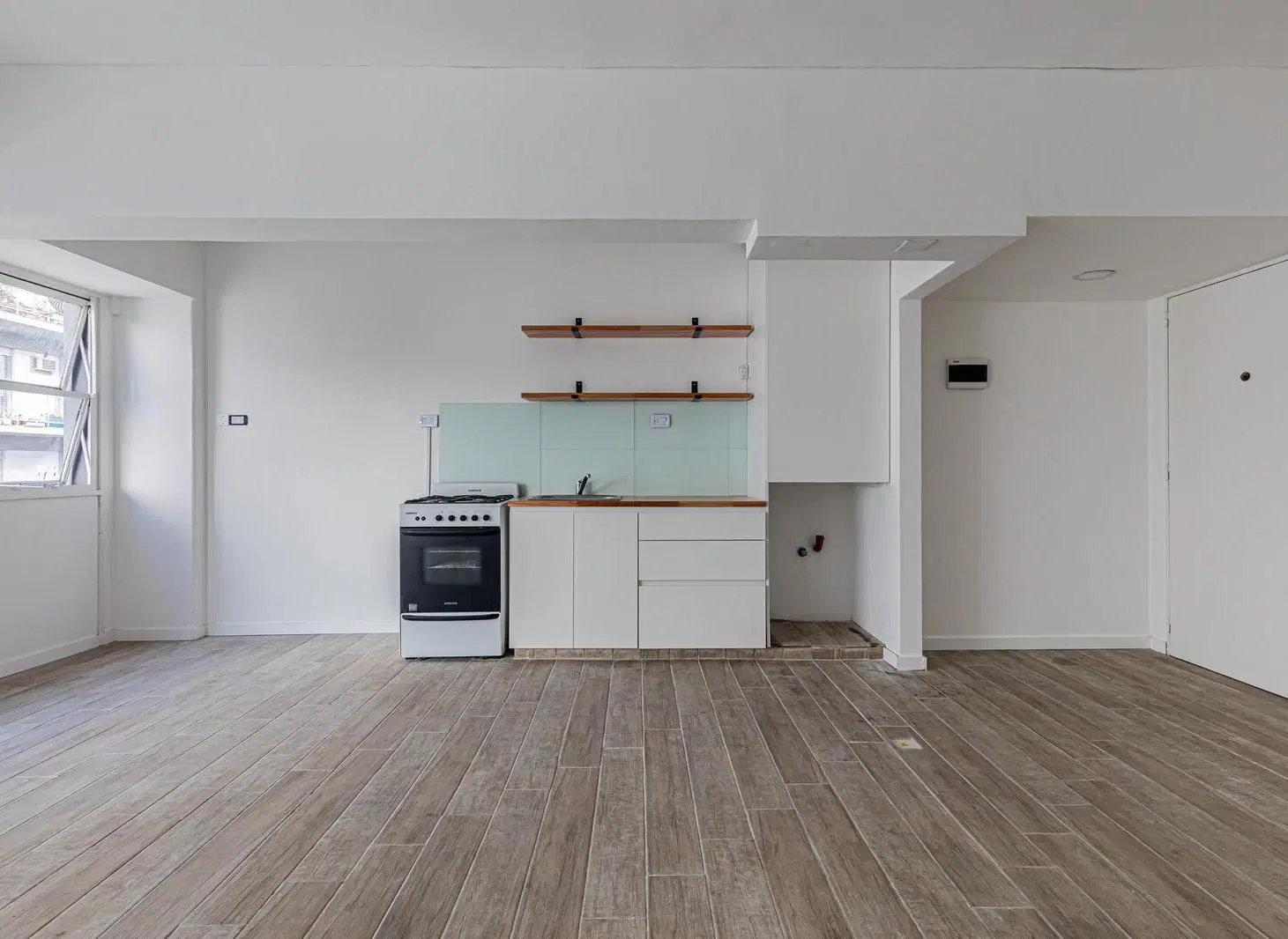 Departamento dos ambientes en Palermo con mucha luz y balcón 3