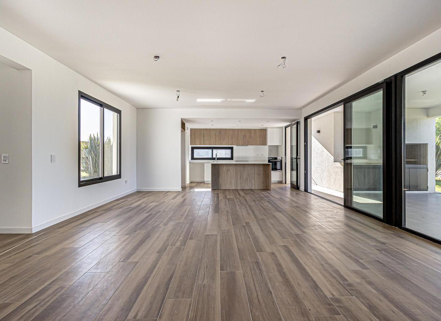 Foto de San Sebastián Área 1 | Casa a Estrenar | 5 Ambientes | Galería Parrilla, imagen 4