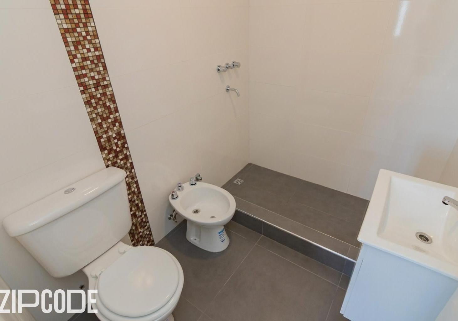 Venta 3 Ambientes A Estrenar Al Frente Con Cochera | 70m² Sin Expensas | Complejo Combet | Oportunid