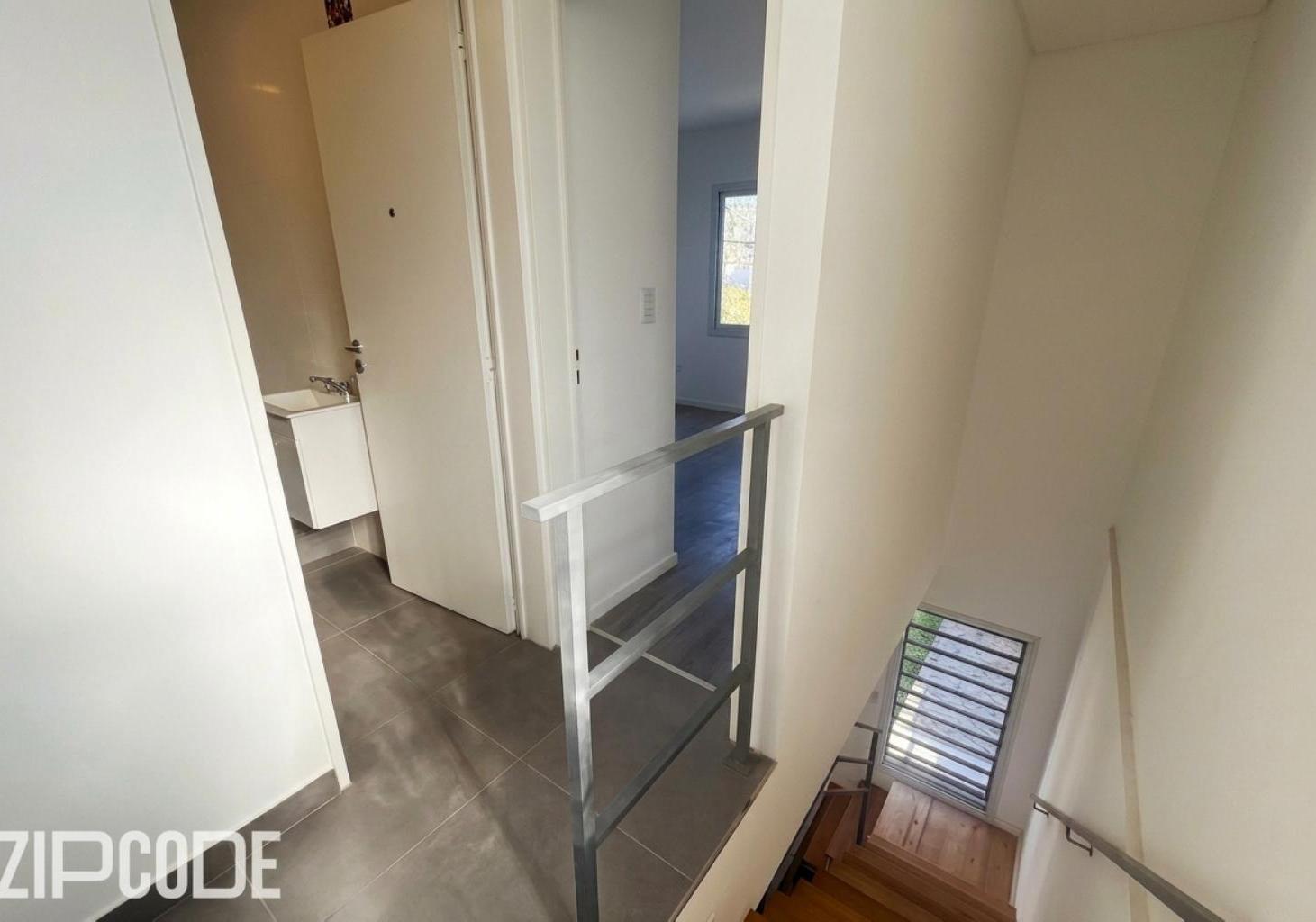 Venta 3 Ambientes A Estrenar Al Frente Con Cochera | 70m² Sin Expensas | Complejo Combet | Oportunid