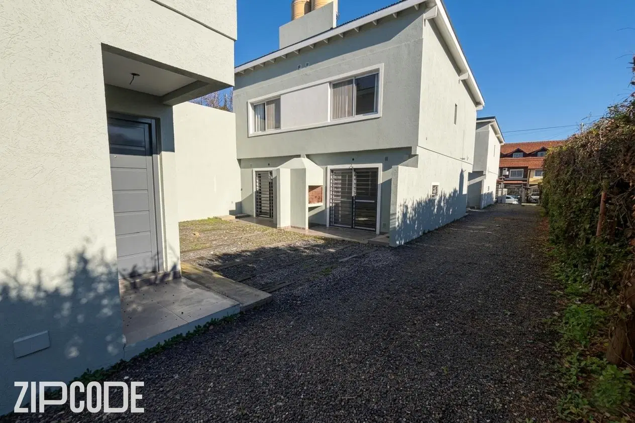 Muy lindo departamento en un complejo en Villa Ballester. Unidad de 3 ambientes con cochera, jardín 5