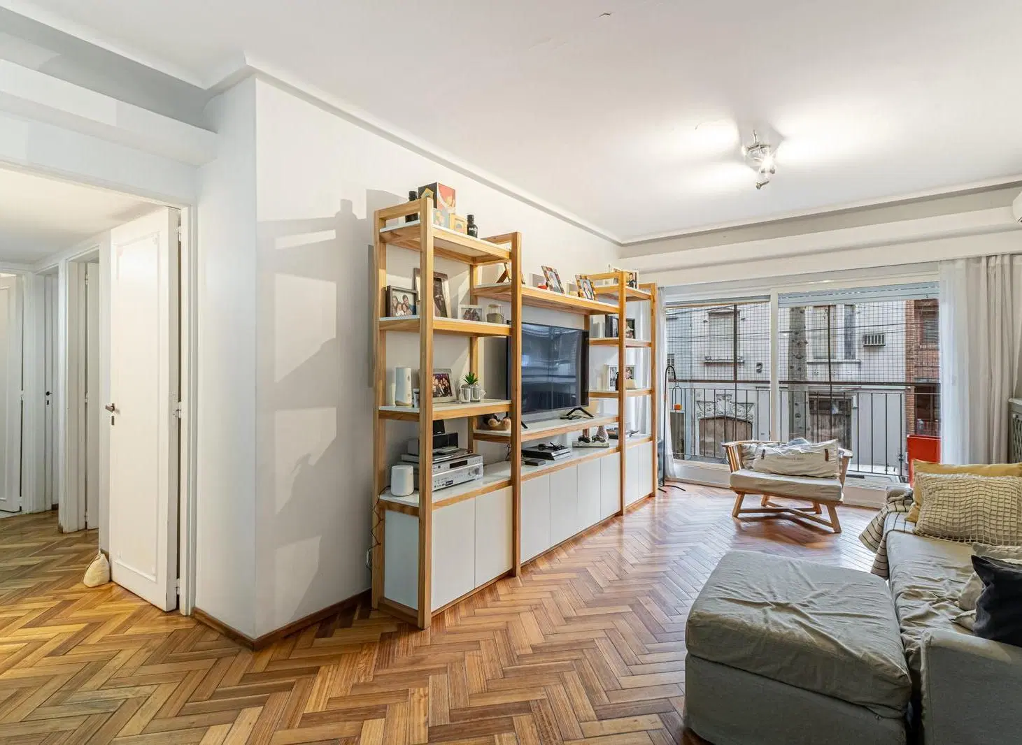 Departamento 4 ambientes con cochera en Belgrano 5