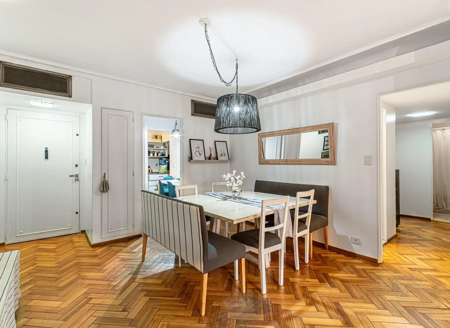 Departamento 4 ambientes con cochera en Belgrano 3