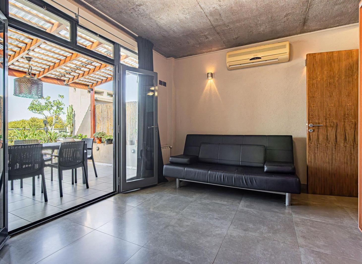 Triplex de Categoría en Olivos con Terraza Propia, Parrilla y Cochera