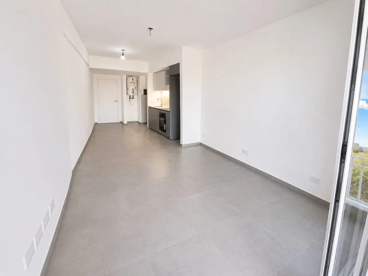 OPORTUNIDAD IMPECABLE MONOAMBIENTE CON GRAN BALCON 5
