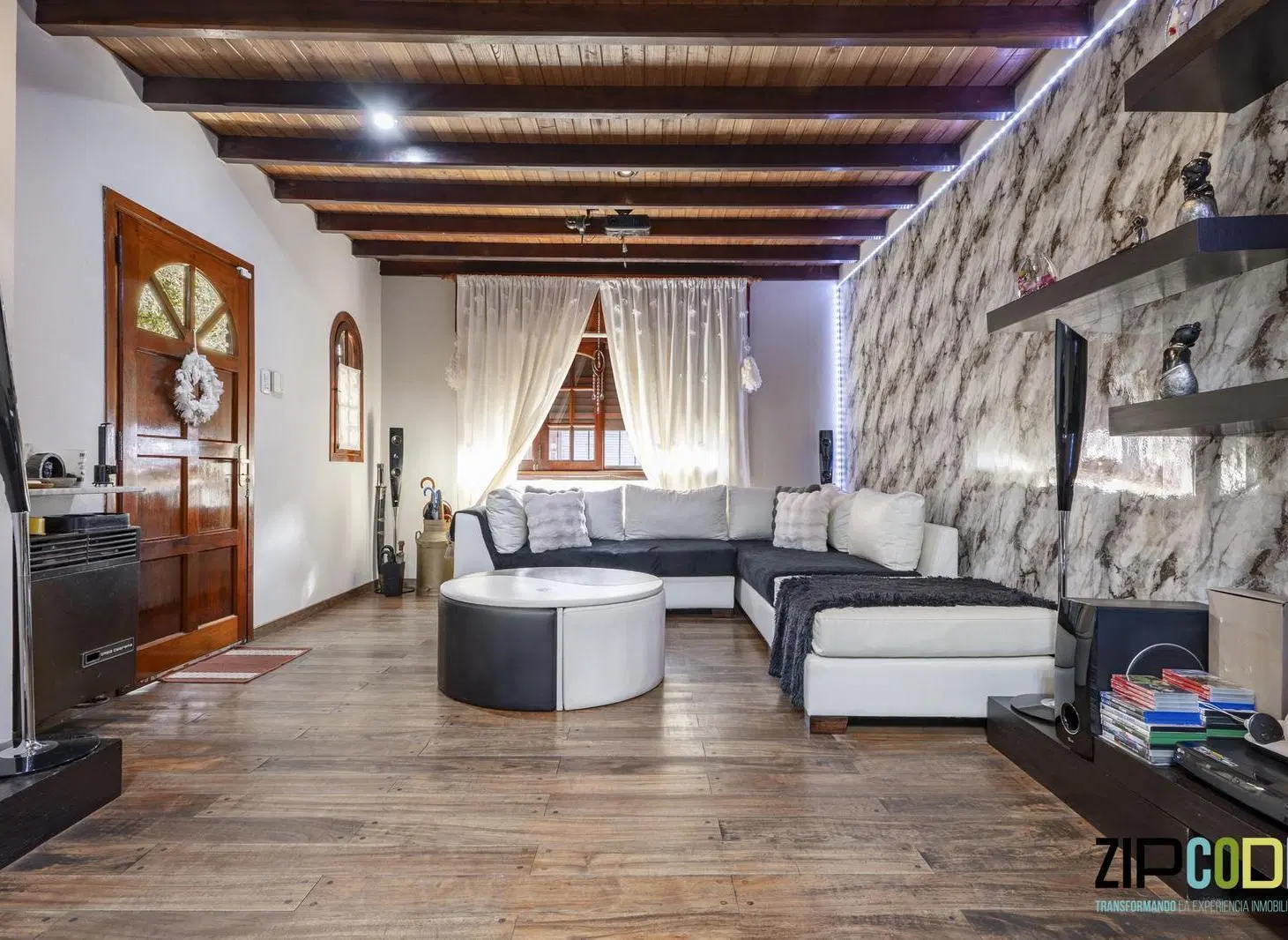 Venta Chalet en Villa Tesei con Patio y Playroom 3