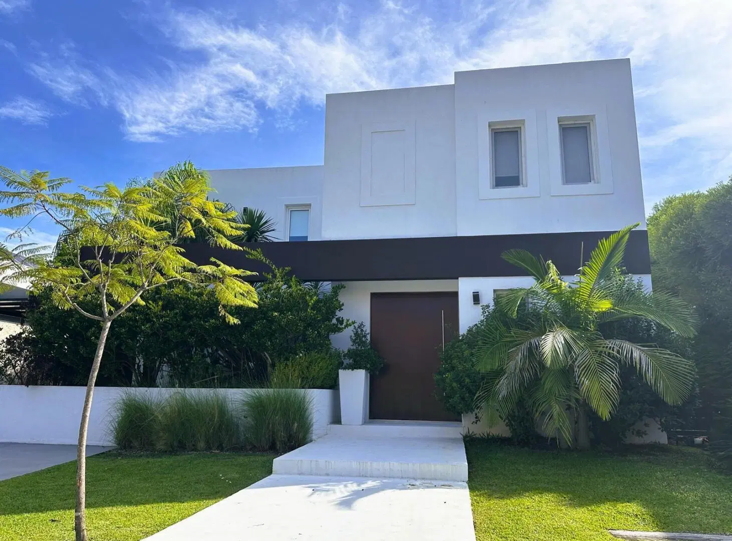 Alquiler | Casa con 5 dormitorios en lote a la laguna | Los Alisos, Nordelta 2