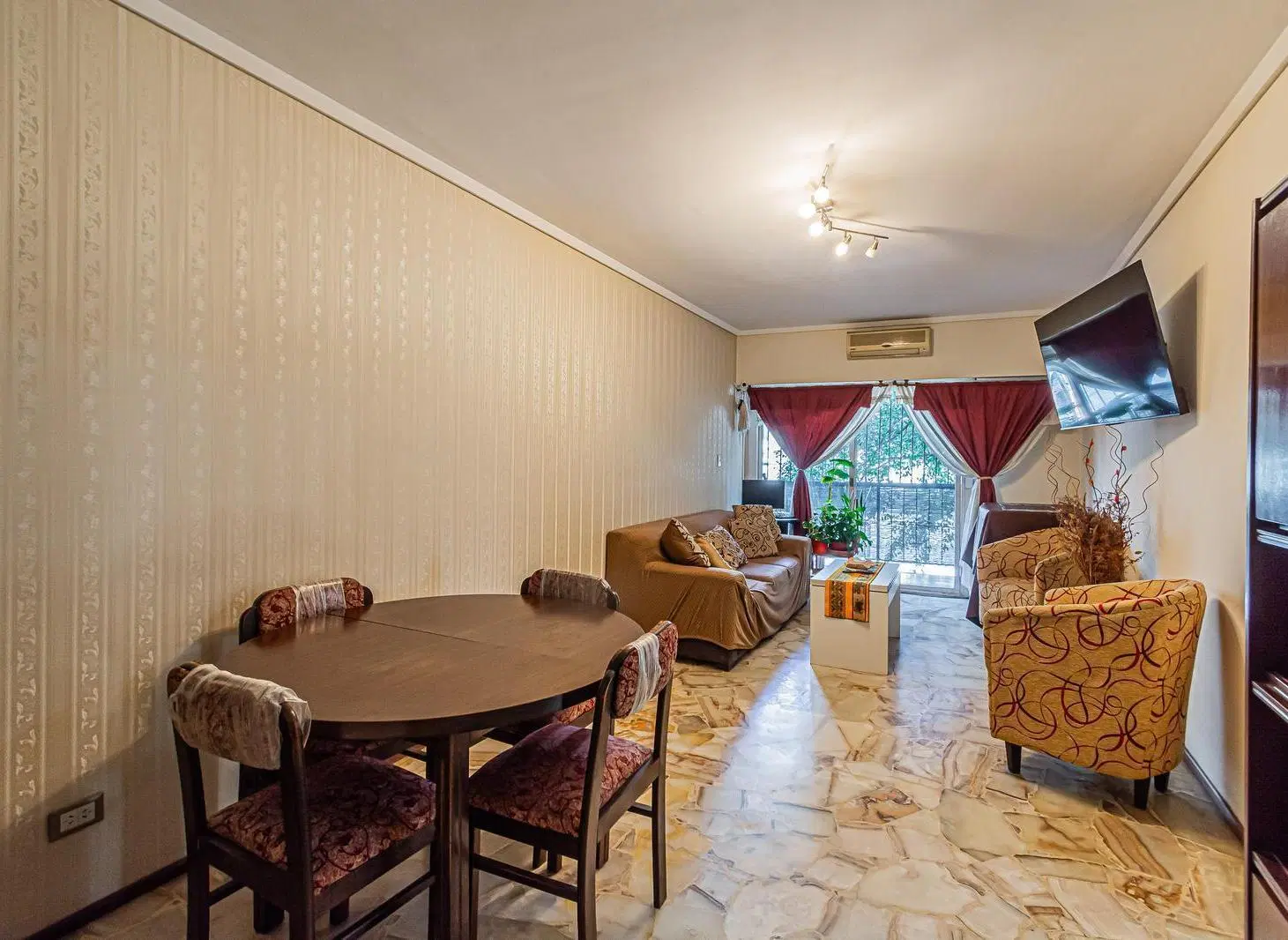Venta | Departamento | 4 ambientes con dependencia | Flores | 1er piso 3