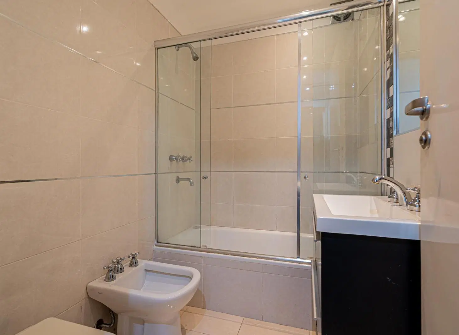 Venta Departamento 1 ambiente, cocina y baño completo en Retiro 3