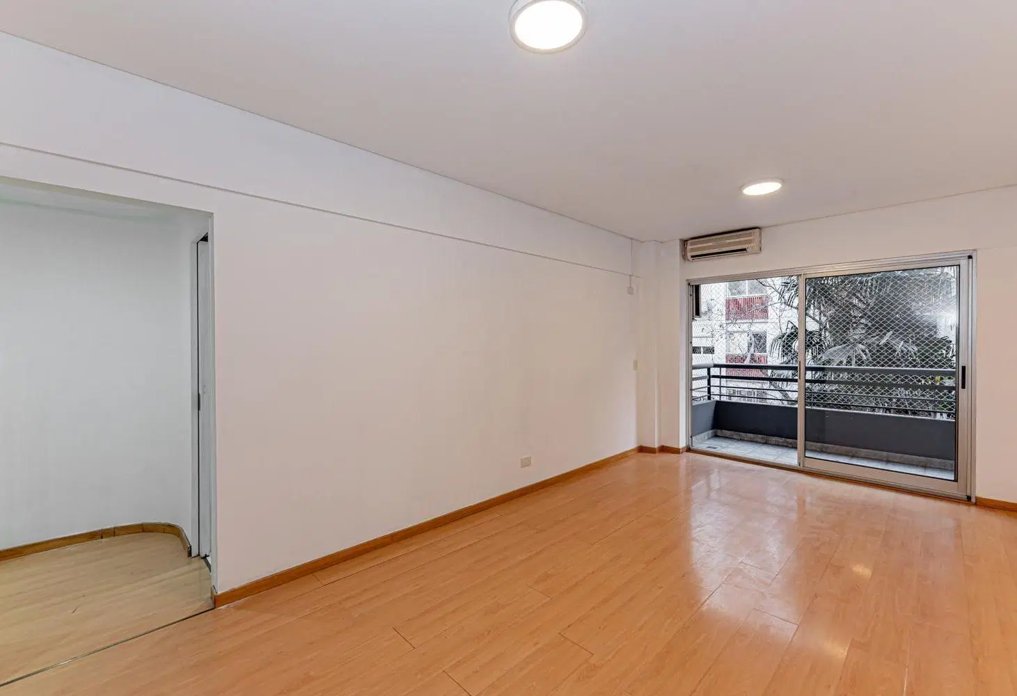 Venta Departamento tres ambientes con patio 2
