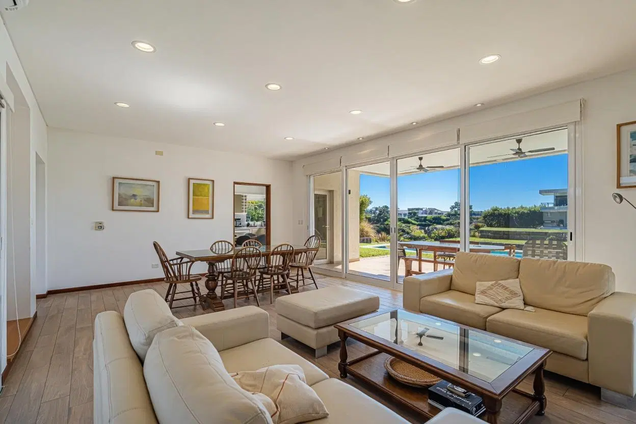 Venta | Casa en lote al agua | Los Alisos, Nordelta. 3