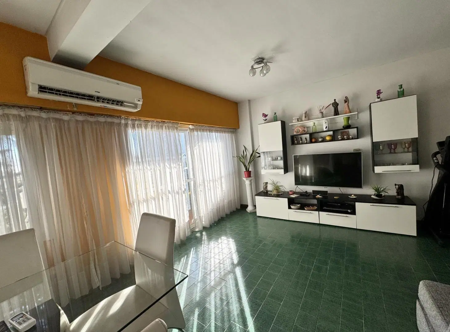 Departamento en venta en Remedios de Escalada 8