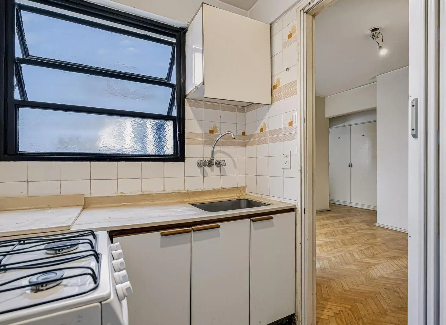 Departamento 2 ambientes Piso Alto a Renovar en Caballito Norte 2
