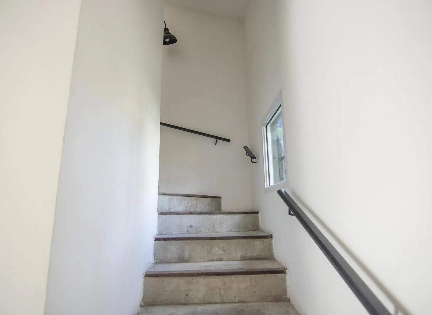 Triplex con 4 dormitorios, cochera, jardín y parrilla en San Isidro 8