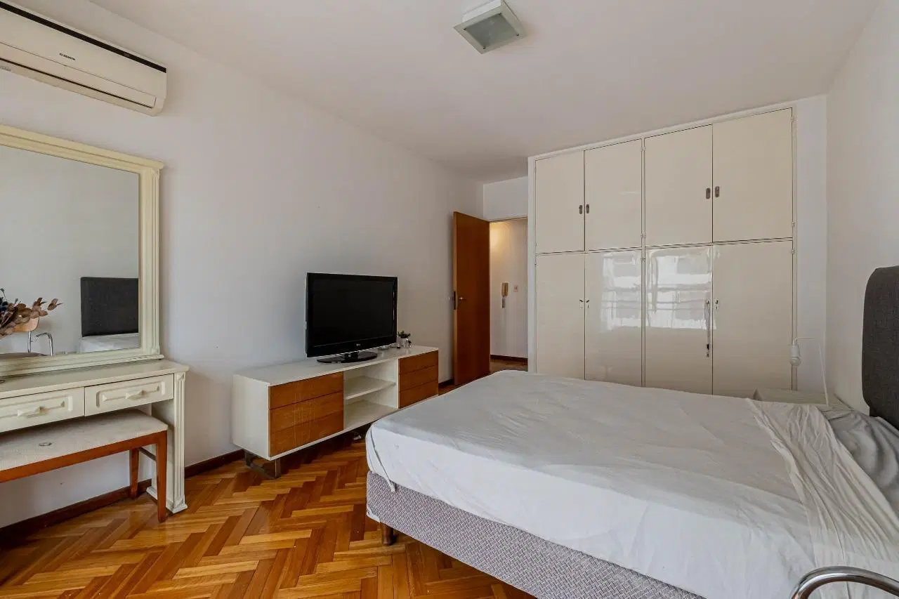 Departamento amueblado de 200m2 con cochera - Belgrano 8
