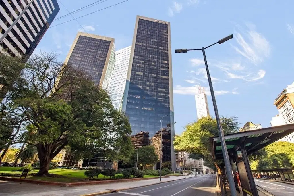 OFICINA en ALQUILER en CATALINAS-ALEM PLAZA-PISO ALTO-COCHERAS FIJAS 2