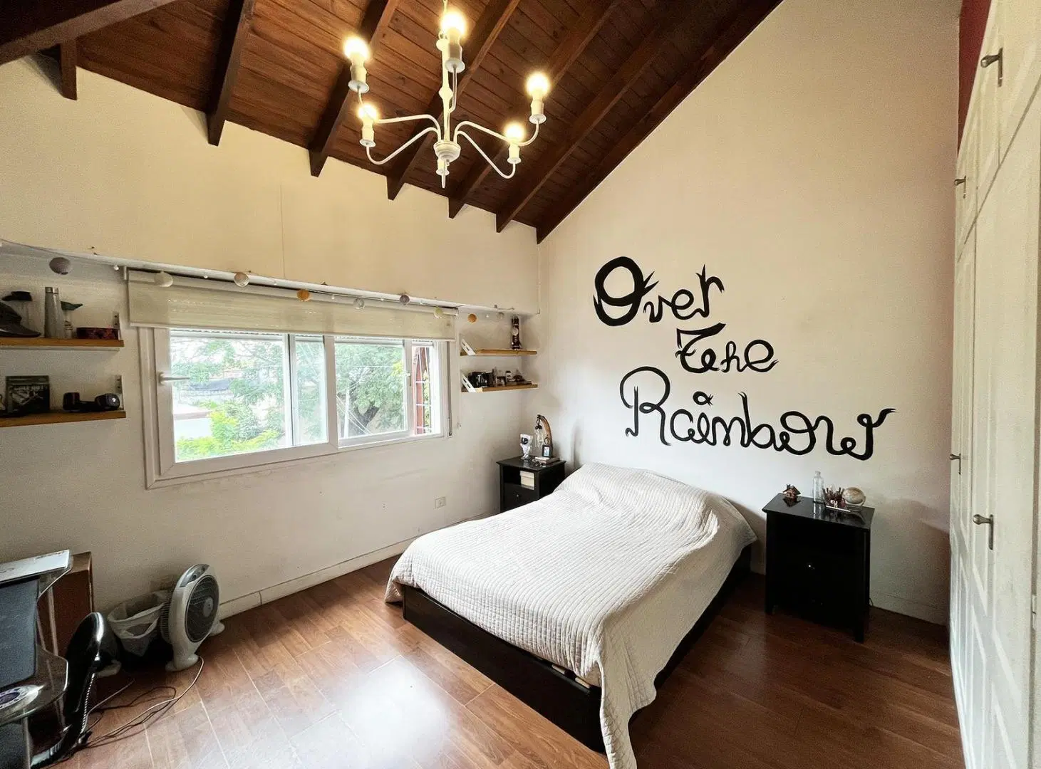 Venta Casa 6 Ambientes en Haedo | 4 Dormitorios, Parque, Parrilla y Cochera 2
