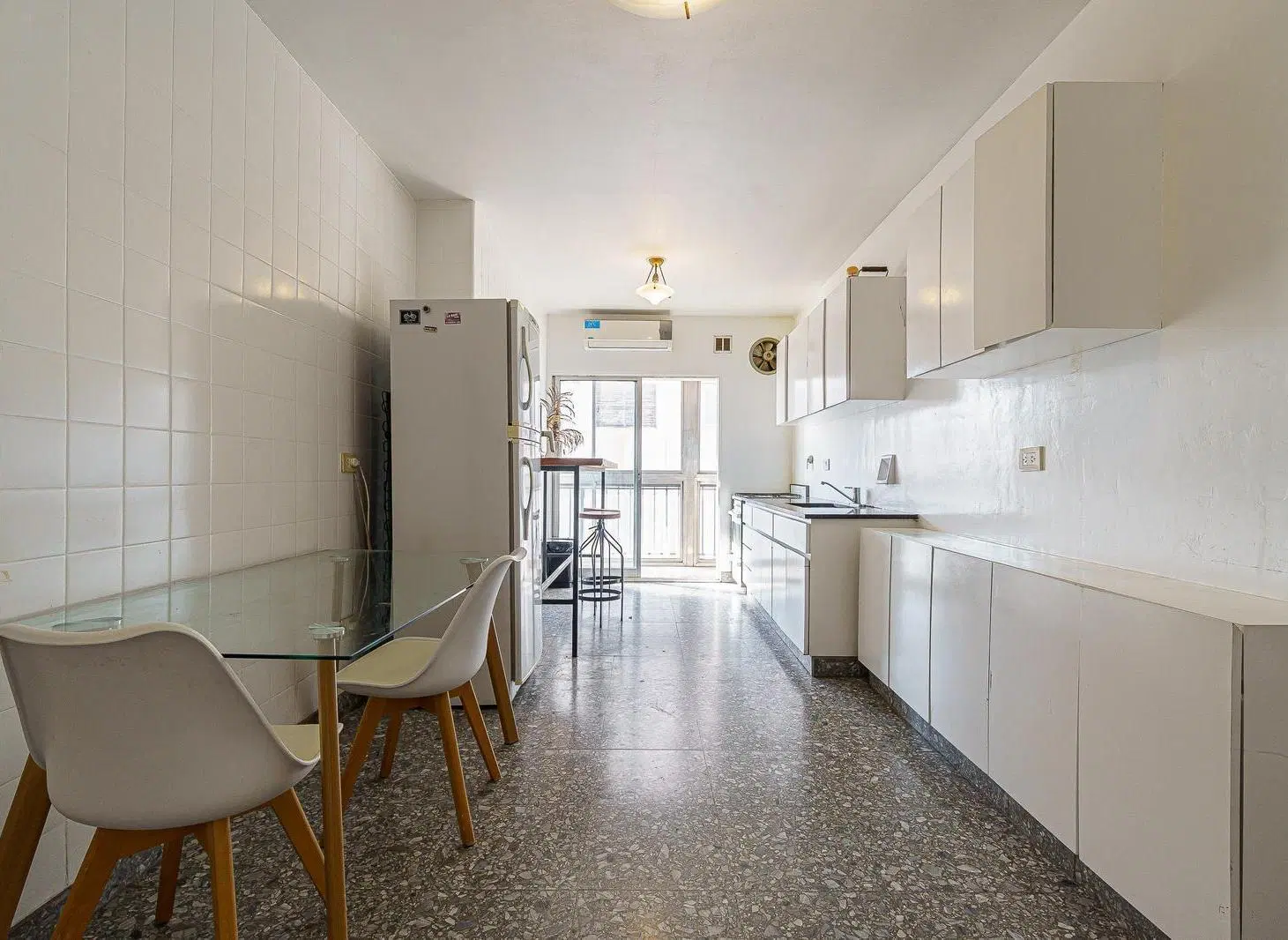 Departamento de cuatro ambientes + dependencia en venta 4