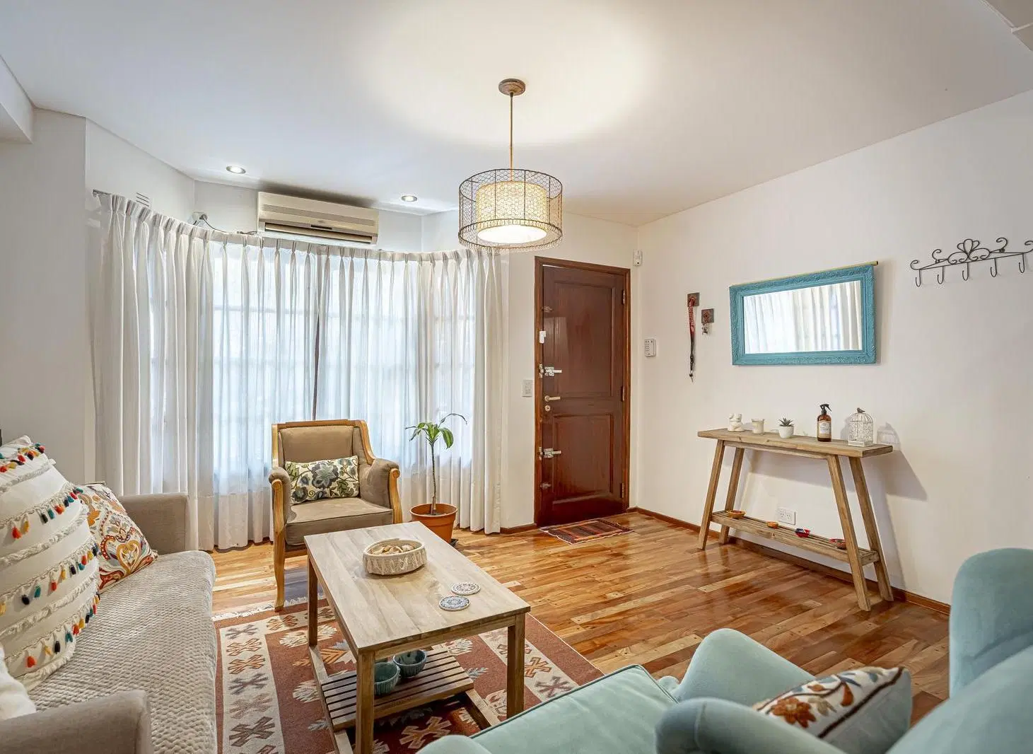 Casa tipo triplex en venta, 4 ambientes con 3 dormitorios en Olivos 4