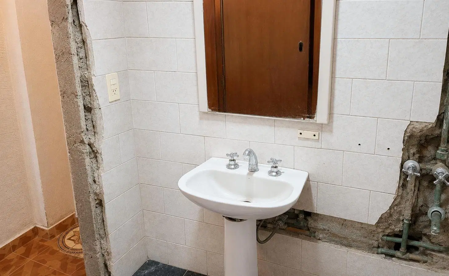 Gran Oportunidad Casa a Refaccionar   Departamento de 3 Ambientes sobre Lote Amplio Florencio Varela 4
