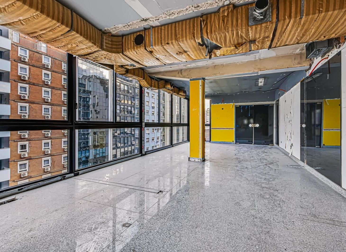 Foto de Venta Oficina de 275 m² en Piso Alto – Planta Libre con Vista Abierta – Microcentro, imagen 4