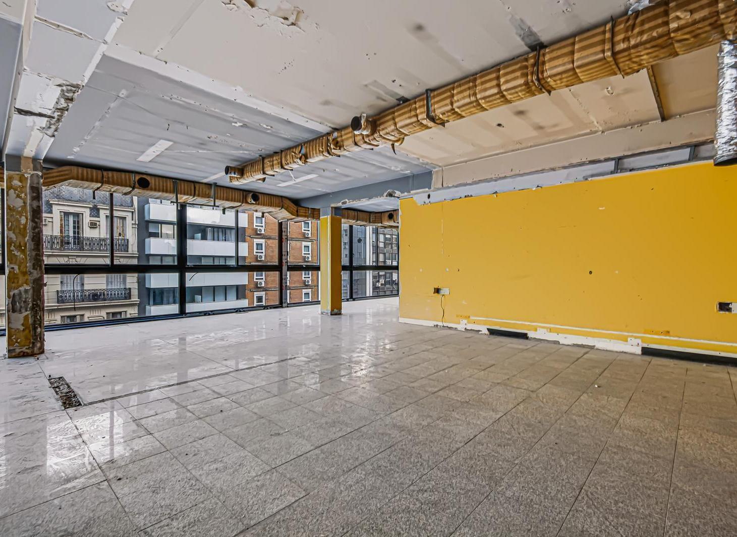 Foto de Venta Oficina de 275 m² en Piso Alto – Planta Libre con Vista Abierta – Microcentro, imagen 3