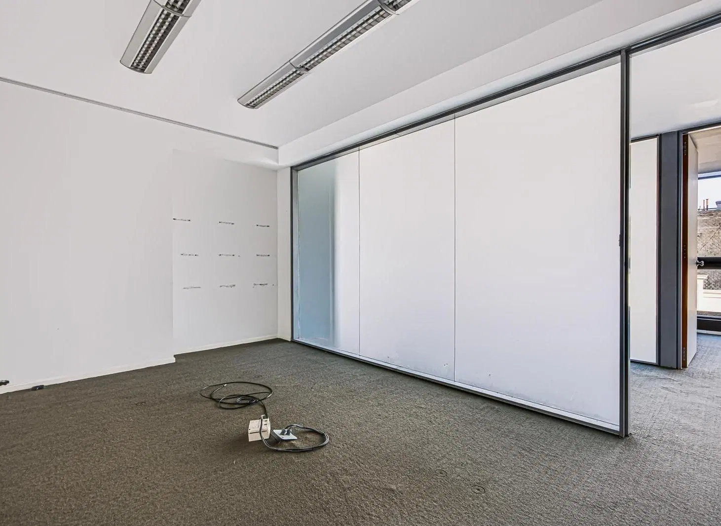 ALQUILER  Oficina Corporativa de 230 m²  Excelente Relación Precio/m² en Av. Córdoba 629 2